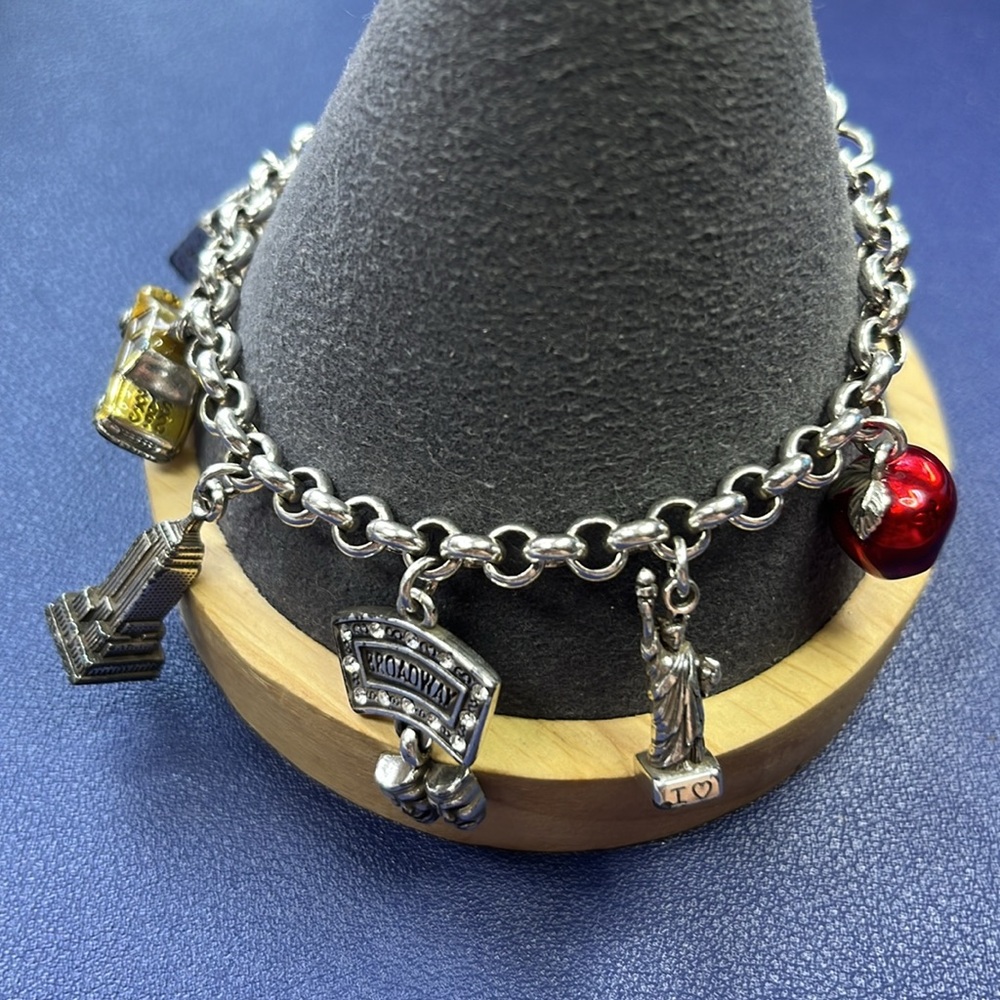 Brighton NEW YORK CITY Charm bracelet - Picture 8 of 9